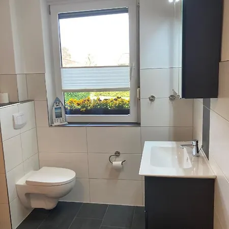 Ostseestrandlaeufer 3 * 징스트